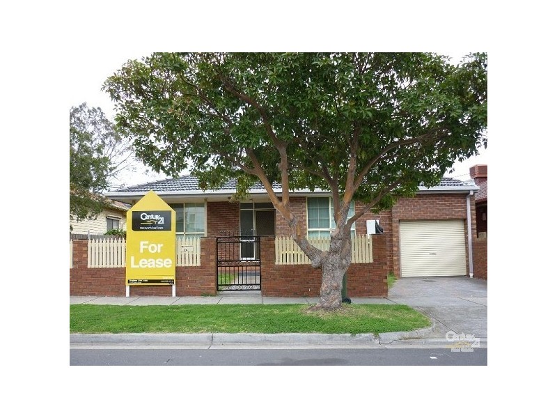 12 Hall Street, Mckinnon VIC 3204
