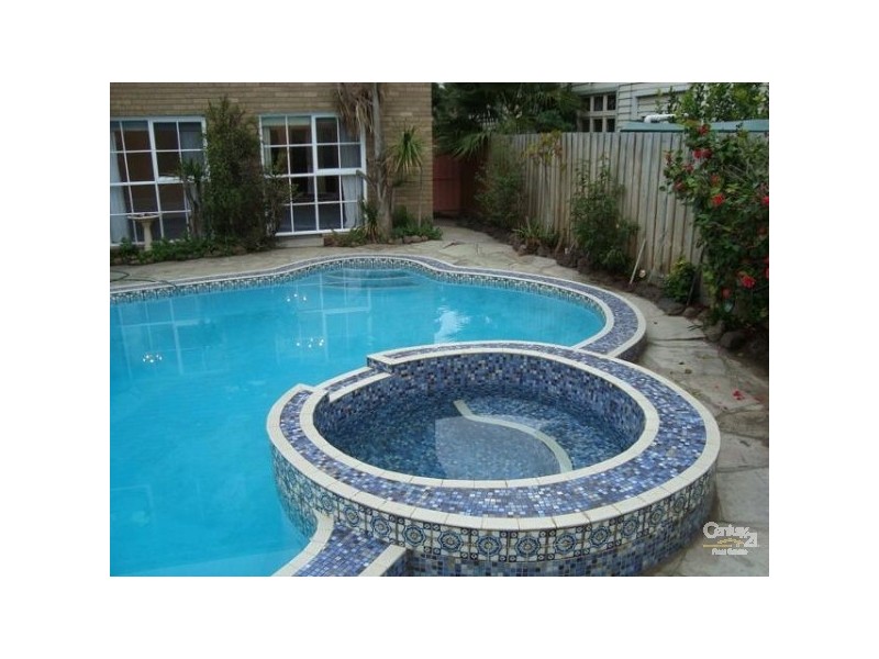 99 Orrong Road, Elsternwick VIC 3185