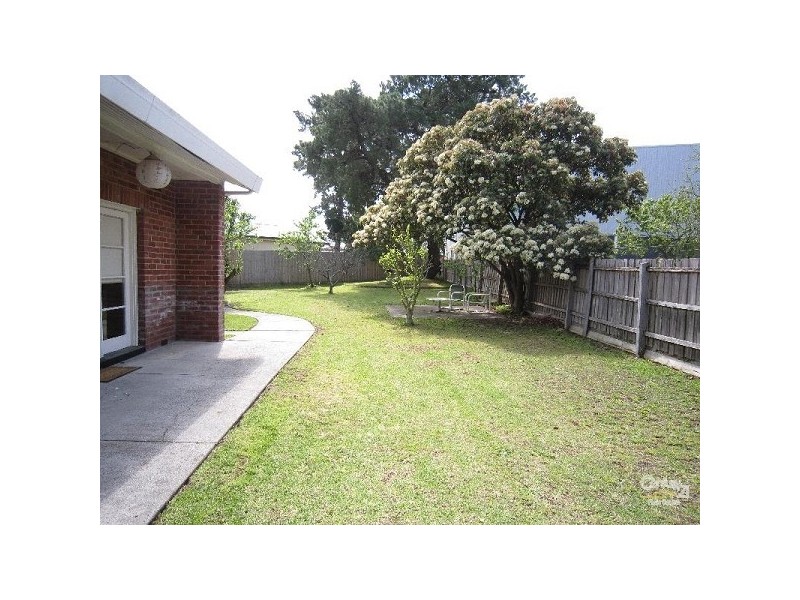 22 Roselyn Crescent, Bentleigh East VIC 3165