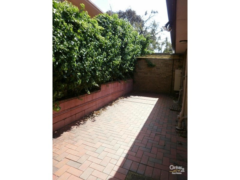 2/32 Tulip Grove, Cheltenham VIC 3192