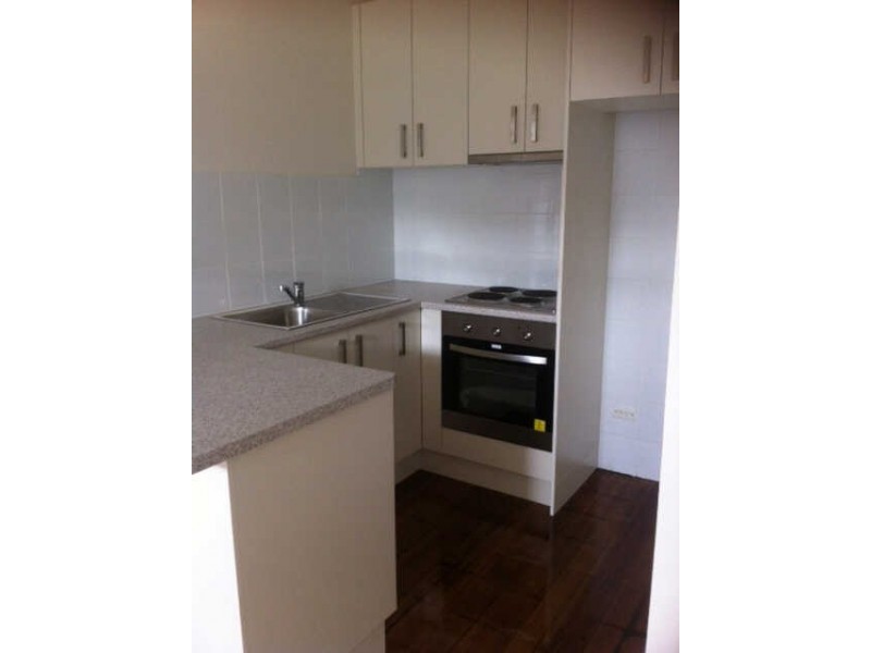 12/30  Mentone Parade, Mentone VIC 3194