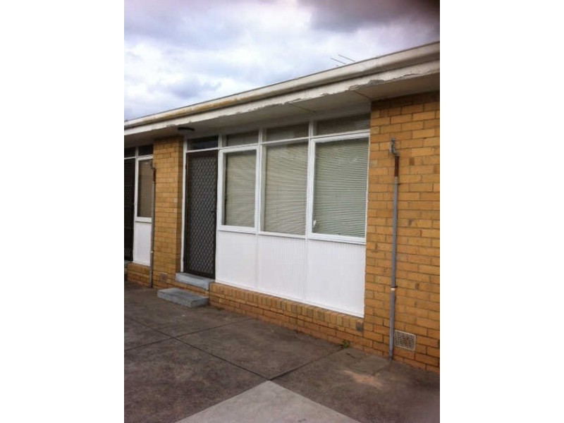 12/30  Mentone Parade, Mentone VIC 3194