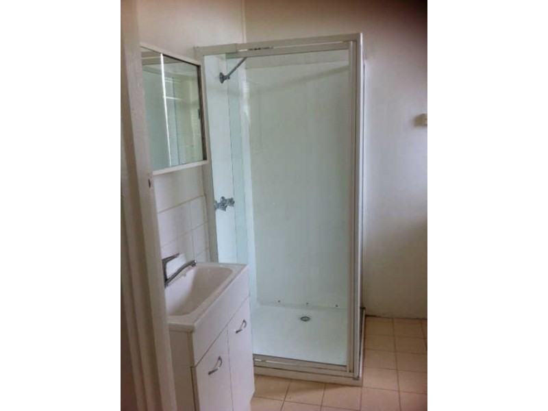 12/30  Mentone Parade, Mentone VIC 3194