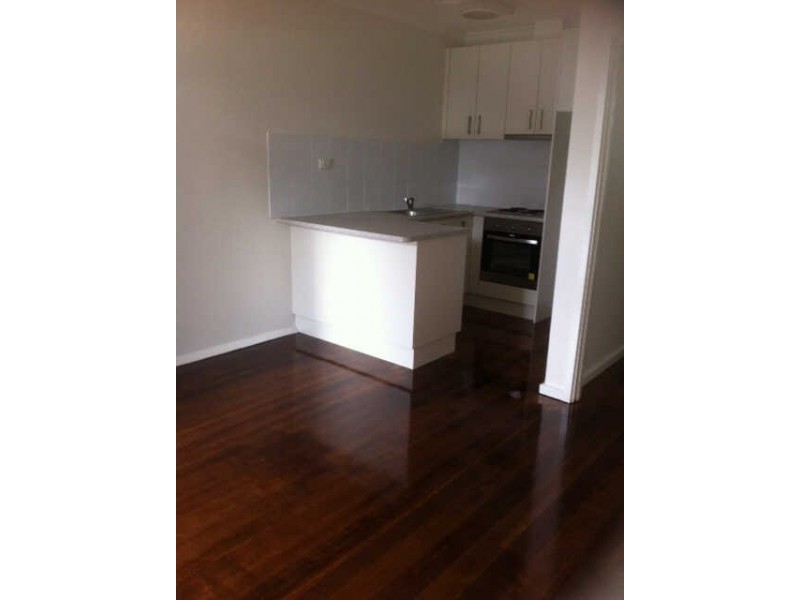 12/30  Mentone Parade, Mentone VIC 3194