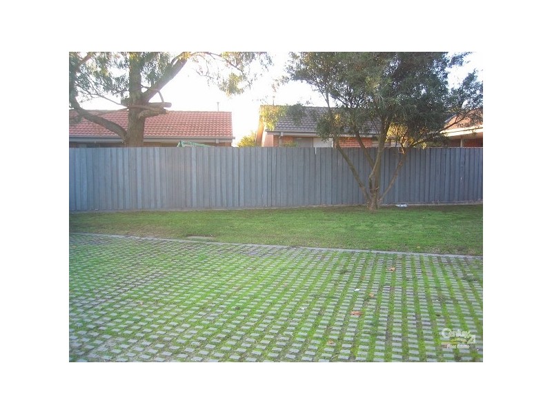 15/12 Willowglen Court, Dingley Village VIC 3172