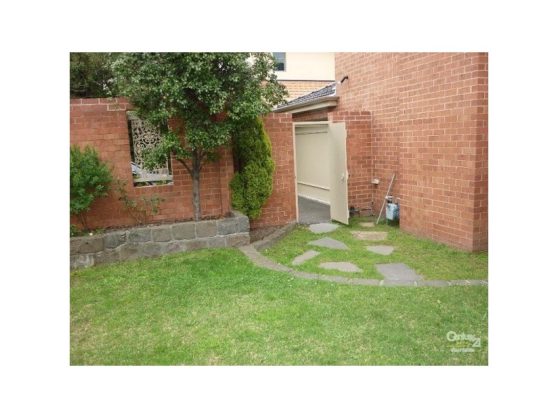 2 Laburnum Street, Brighton VIC 3186