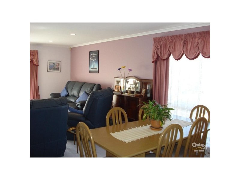 2 Juan Court, Dingley Village VIC 3172