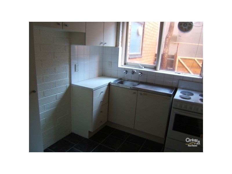 2/39-41 Hyde Street, Footscray VIC 3011