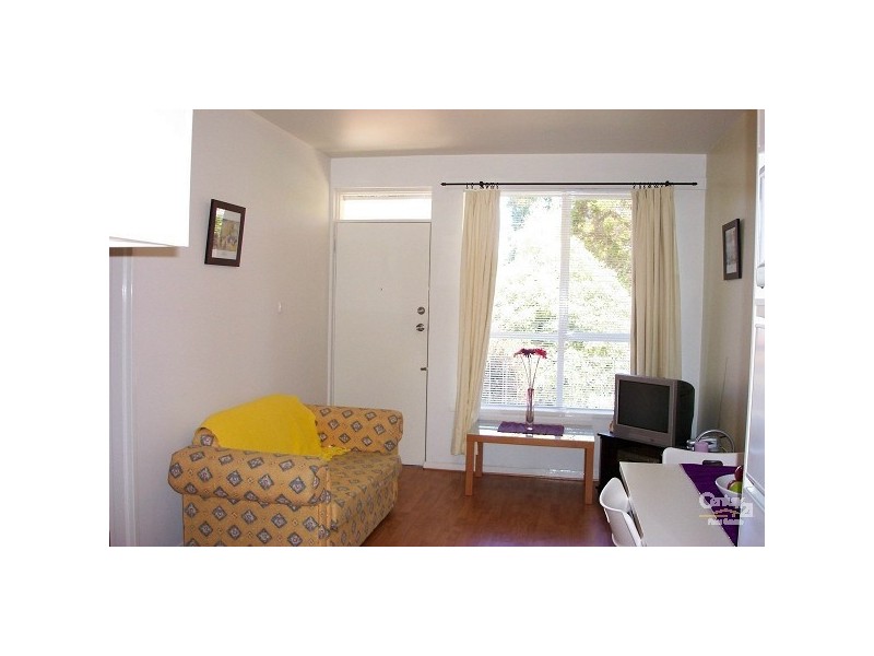 2/36 Woornack Street, Carnegie VIC 3163