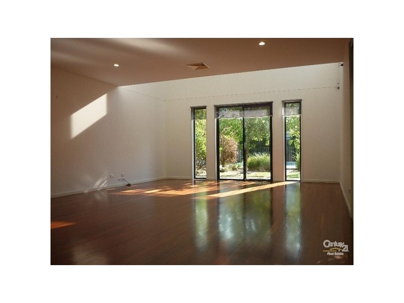 15 Hanby Street, Brighton VIC 3186