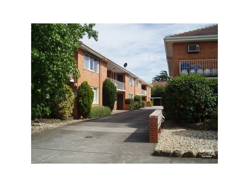 11/12 Bartlett Street, Hampton East VIC 3188