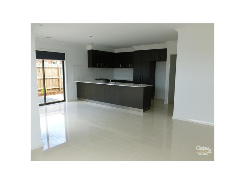 2/13 Cootamundra Court, Werribee VIC 3030