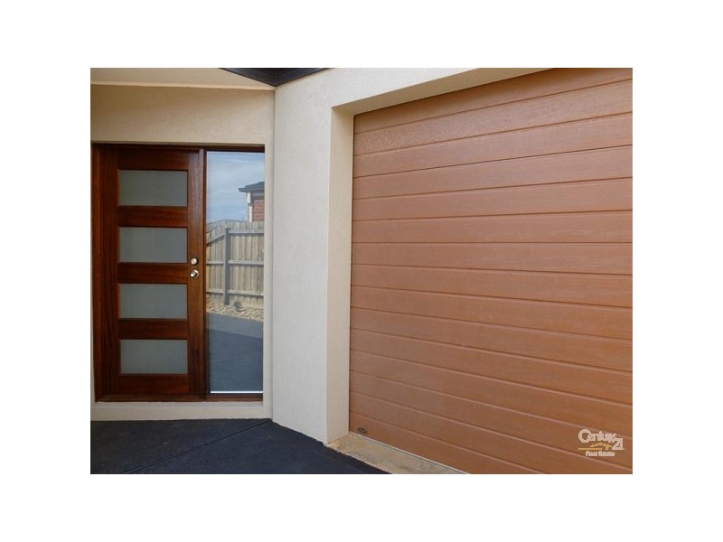 2/13 Cootamundra Court, Werribee VIC 3030