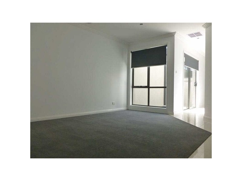 2/13  Cootamundra Court, Werribee VIC 3030