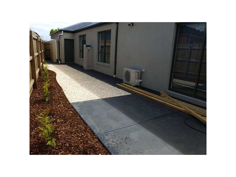 2/13  Cootamundra Court, Werribee VIC 3030