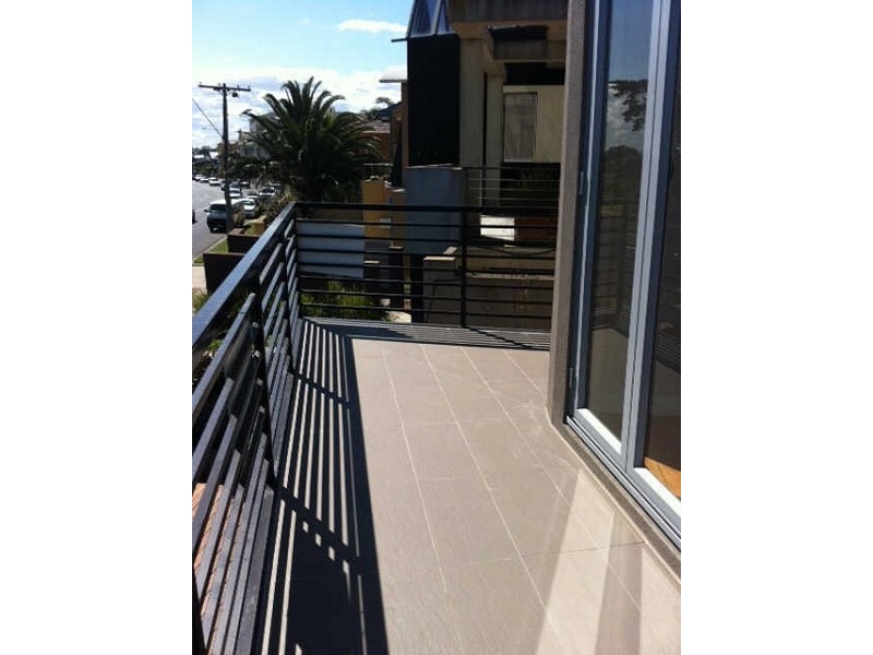 1/62  Beach Road, Hampton VIC 3188