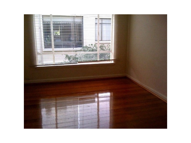 8/30 Balaclava Road, St Kilda East VIC 3183