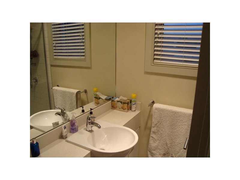 2/173 McKinnon Road, Mckinnon VIC 3204