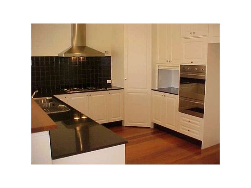 7A NEWHAM GROVE, Ormond VIC 3204