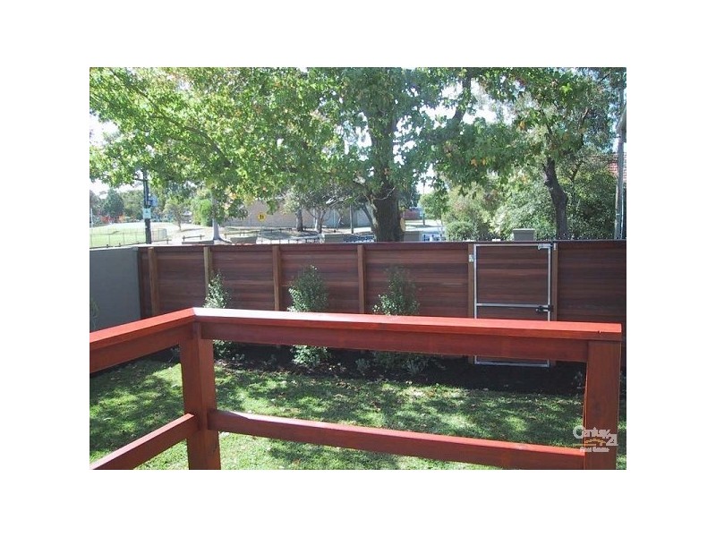 1 may street, Hampton VIC 3188