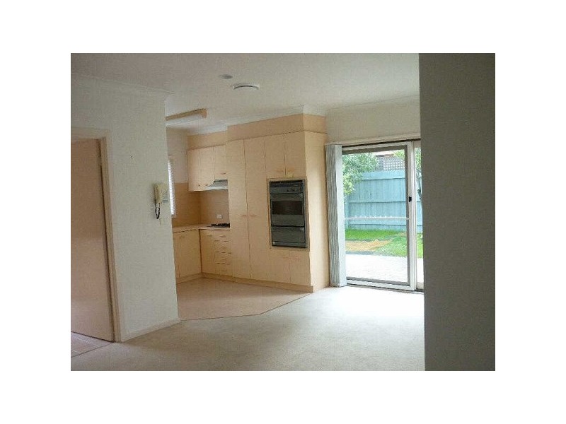 2/415  Bluff Road, Hampton VIC 3188