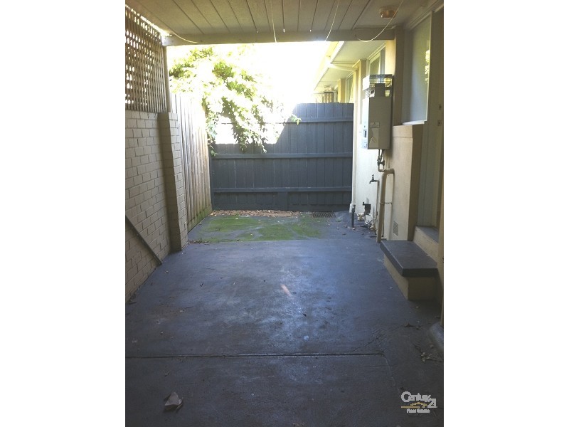1/6-8 Olive Grove, Mentone VIC 3194