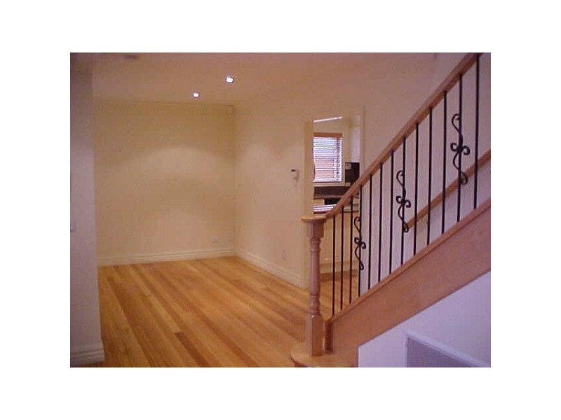 1/1 GARDEN ROAD, Bentleigh East VIC 3165