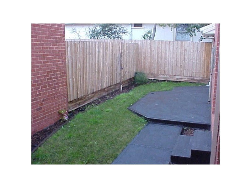 1/1 GARDEN ROAD, Bentleigh East VIC 3165