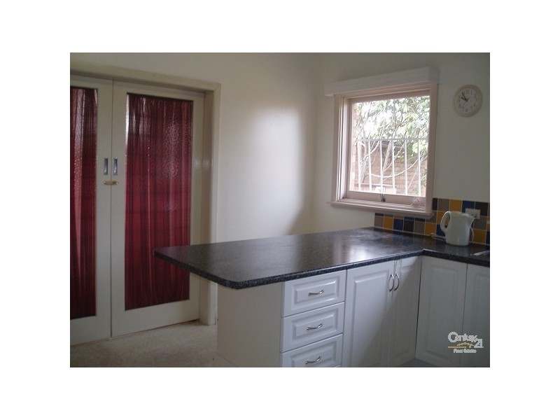 220A  Tucker Road, Mckinnon VIC 3204