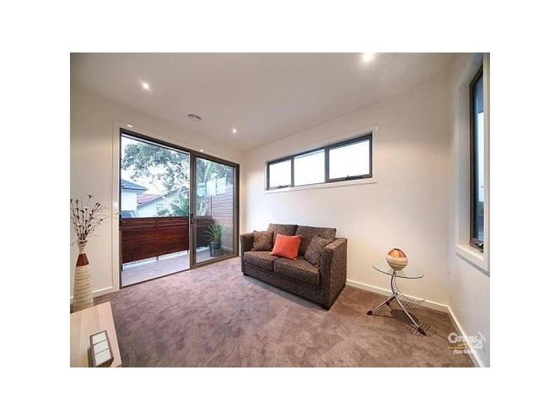 73 Mckinnon Road, Mckinnon VIC 3204