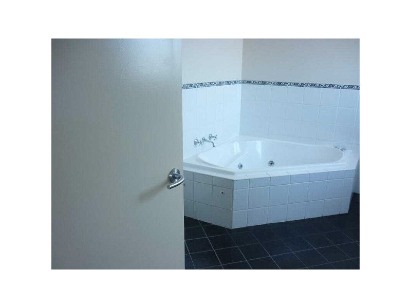 1/3  Mernda Avenue, Glen Huntly VIC 3163