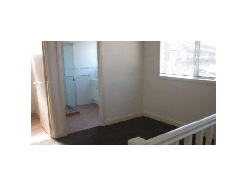 1/3  Mernda Avenue, Glen Huntly VIC 3163