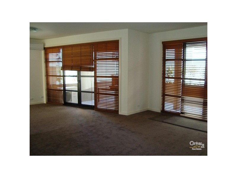 3/3 Ormond Esplanade, Elwood VIC 3184