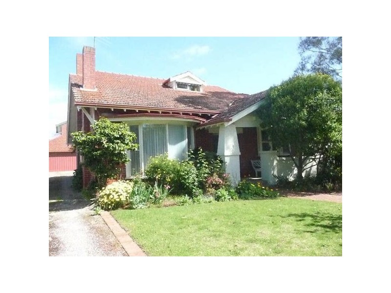 4 Karoola Street, Hampton VIC 3188