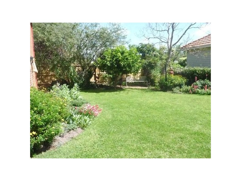 4 Karoola Street, Hampton VIC 3188