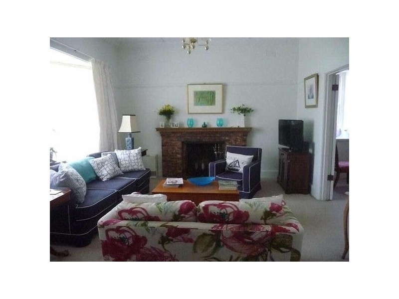 4 Karoola Street, Hampton VIC 3188