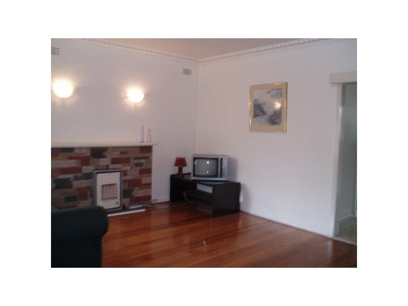 220A  Tucker Road, Mckinnon VIC 3204