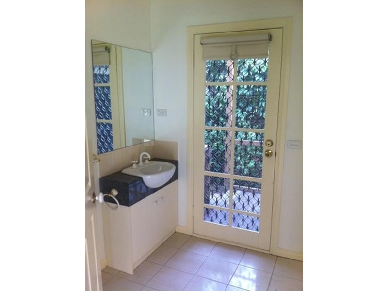 2/13 Edward Street, Cheltenham VIC 3192