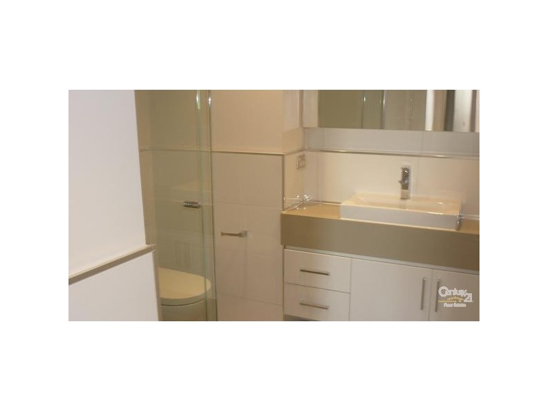 4/358 Hampton St, Hampton VIC 3188