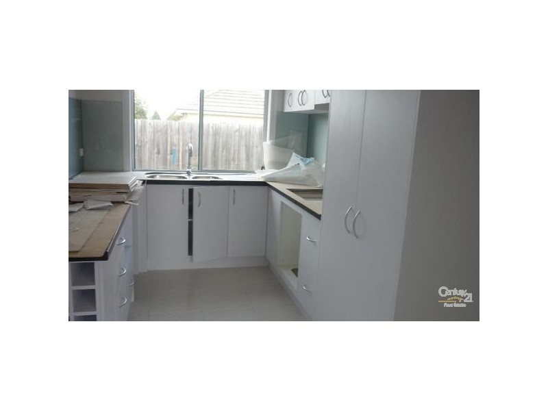 2/40 Beddoe Avenue, Bentleigh East VIC 3165