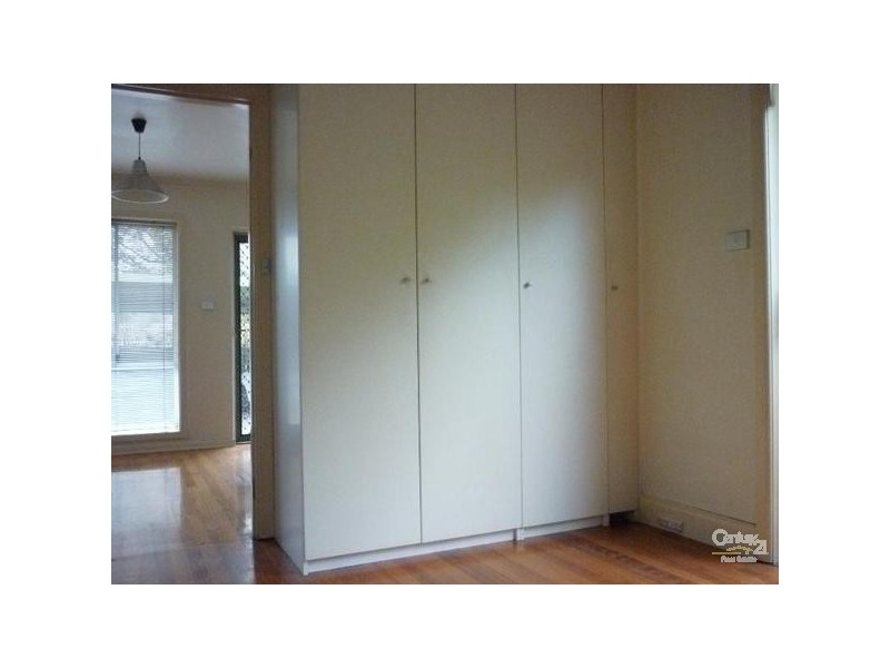 1/10 Walsh Street, Ormond VIC 3204