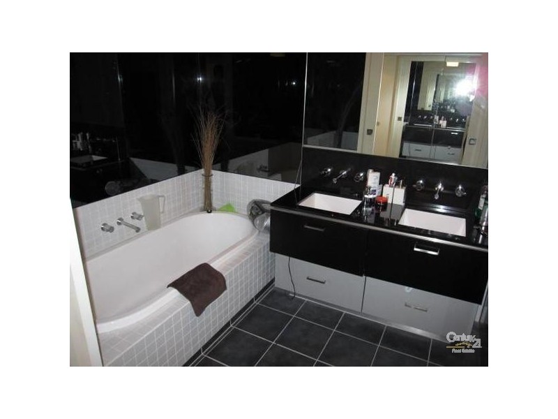 1302/50 Lorimer Street, Docklands VIC 3008