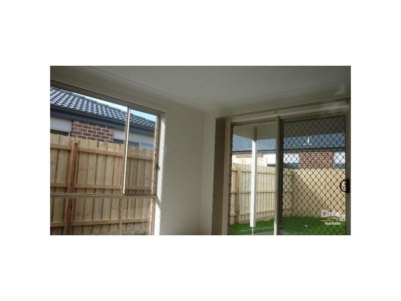 29 Rosella Ave, Pakenham VIC 3810