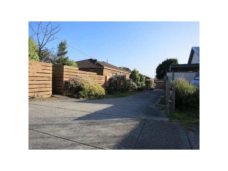 2/17 Sunray Avenue, Cheltenham VIC 3192