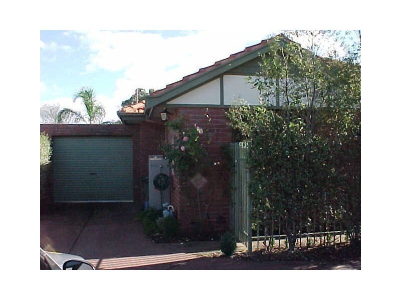 2/11  Highbury Avenue, Hampton East VIC 3188