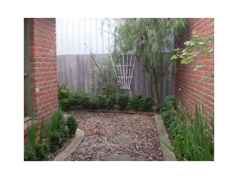 2/11  Highbury Avenue, Hampton East VIC 3188