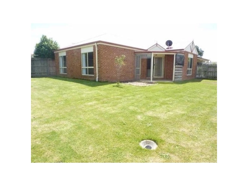 16 Creighton Way, Mornington VIC 3931