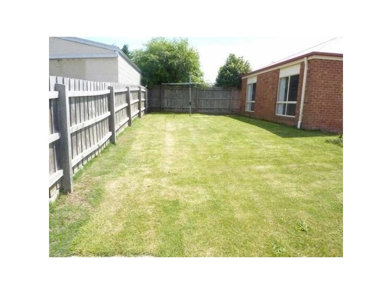 16 Creighton Way, Mornington VIC 3931