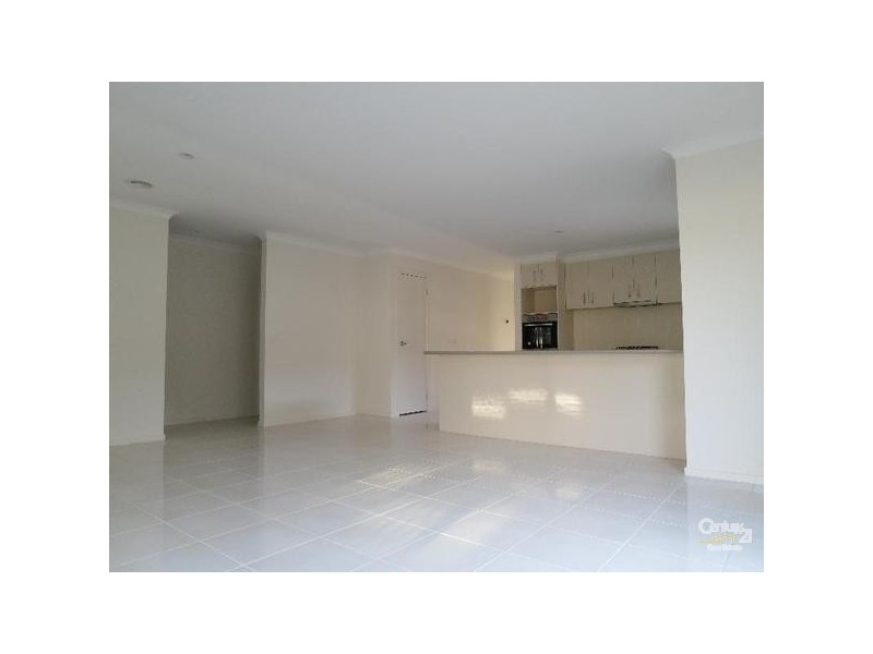 29 Rosella Ave, Pakenham VIC 3810