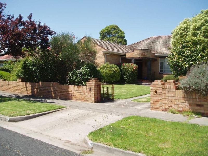 10  WAVELL STREET, Bentleigh VIC 3204